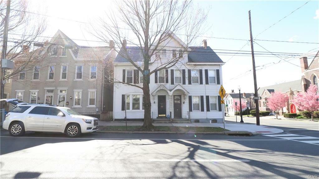 Property Photo:  637 Center Street  PA 18018 