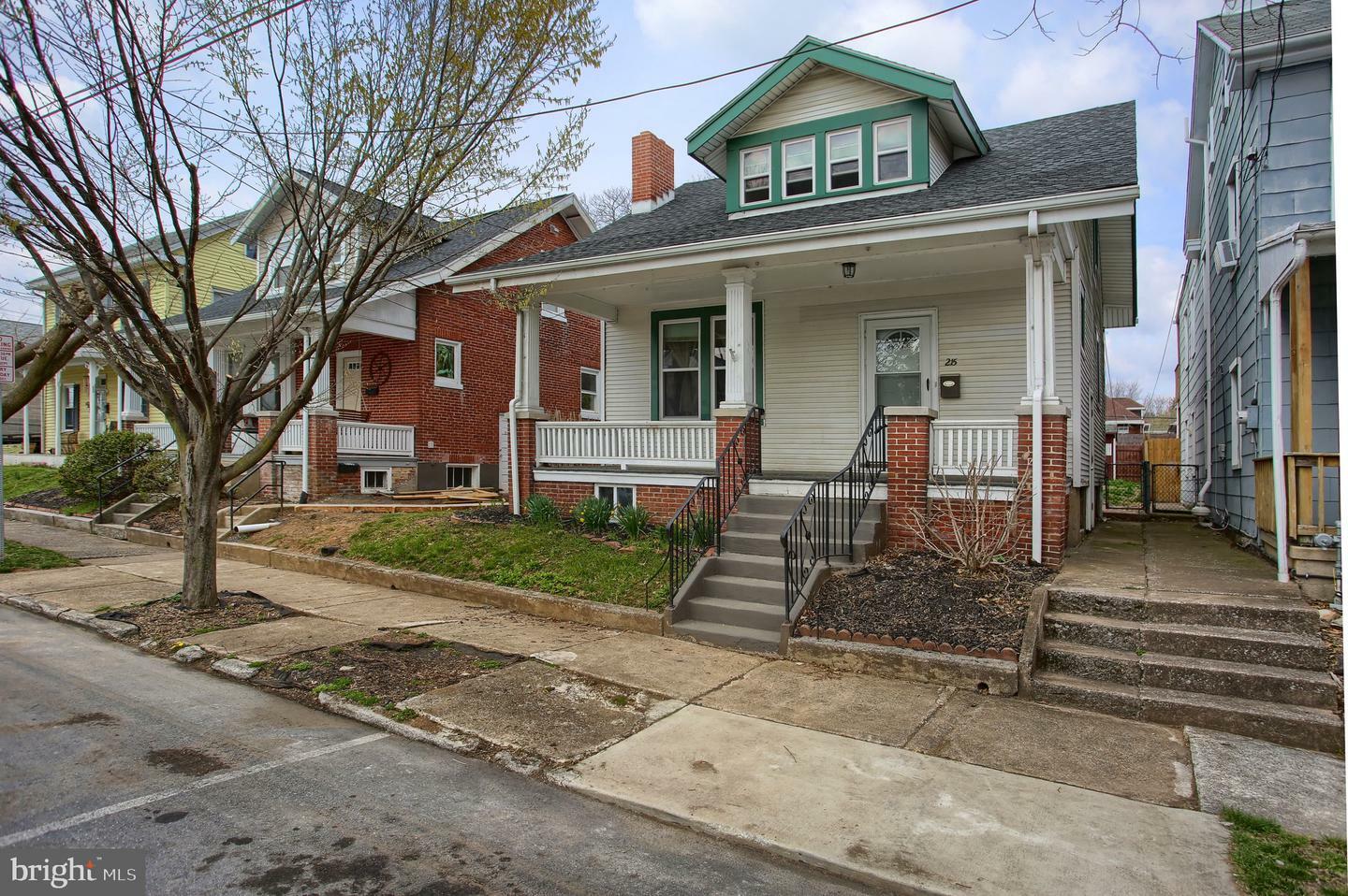 Property Photo:  215 Herman Avenue  PA 17043 