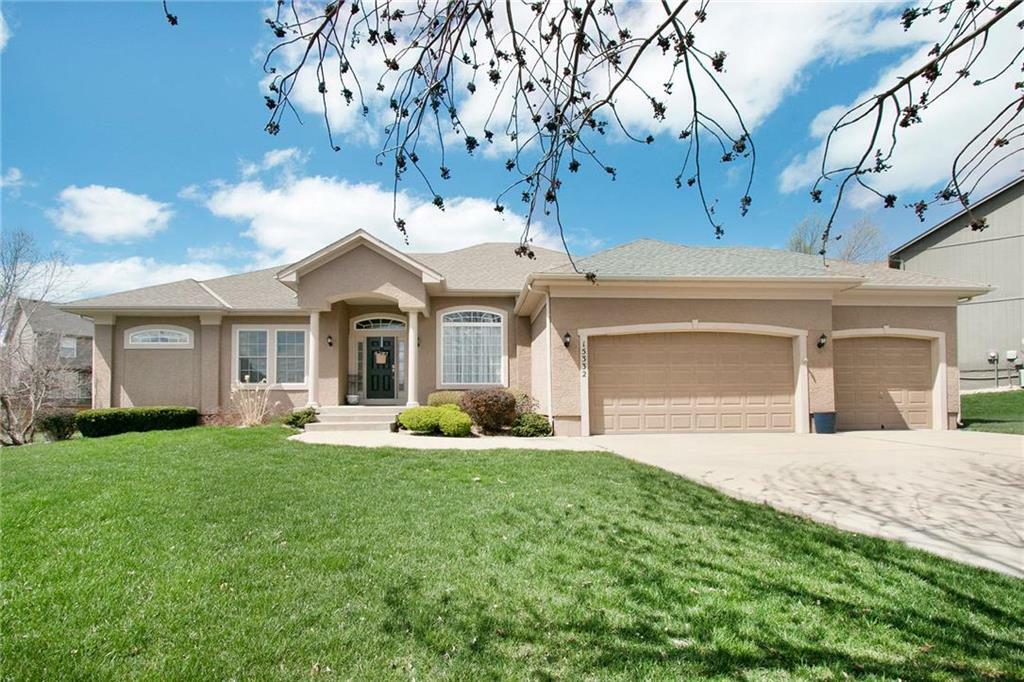 Property Photo:  15332 S Blackfoot Drive  KS 66062 