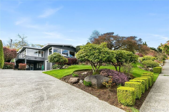 2815 26th Ave W  Seattle WA 98199 photo