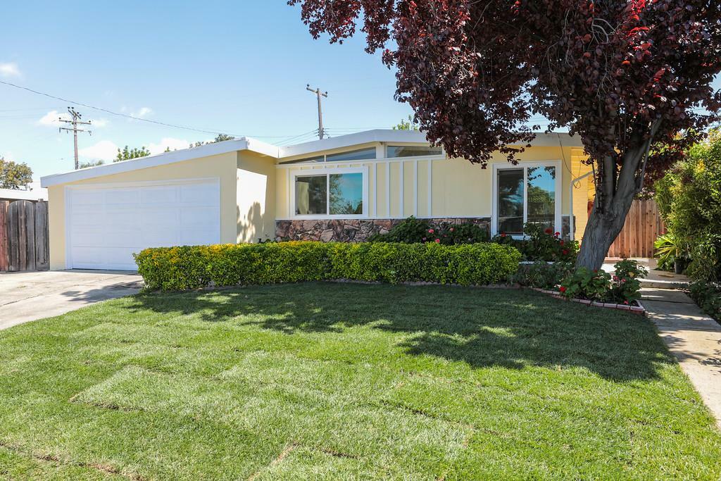 Property Photo:  961 Las Palmas Drive  CA 95051 