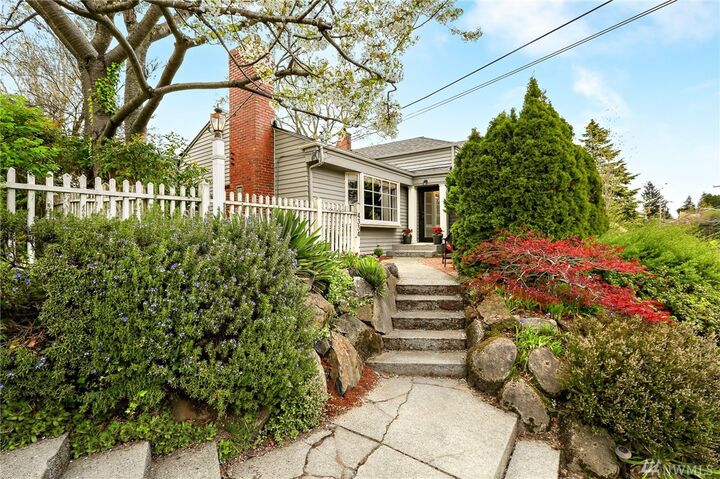 4334 NE 55th St  Seattle WA 98105 photo