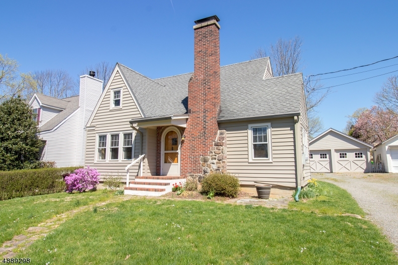 Property Photo:  26 Maple Ave  NJ 08801 