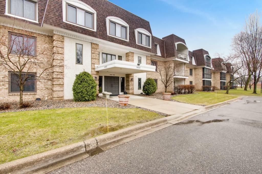 Property Photo: 1450 Bidwell Street 107 MN 55118
