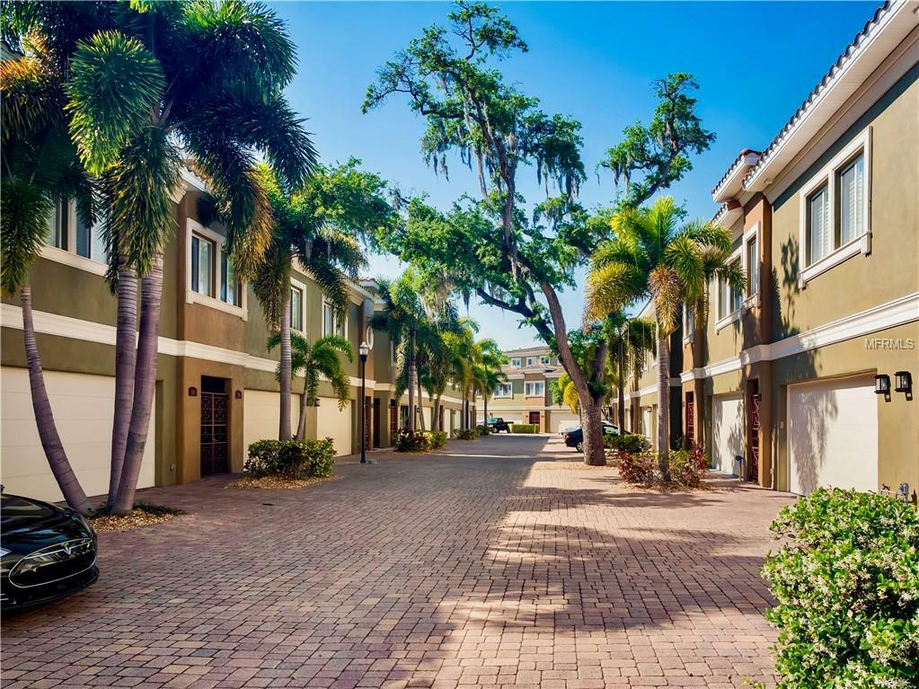 Property Photo:  4907 Bayshore Boulevard 114  FL 33611 