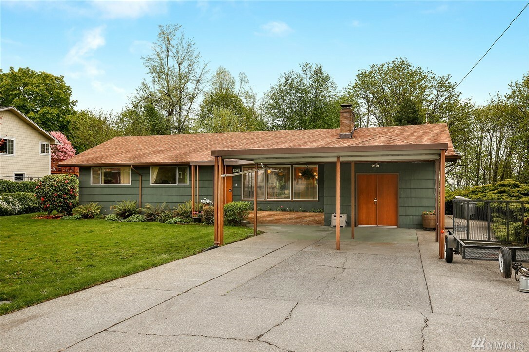 Property Photo: 702 Marion St WA 98030