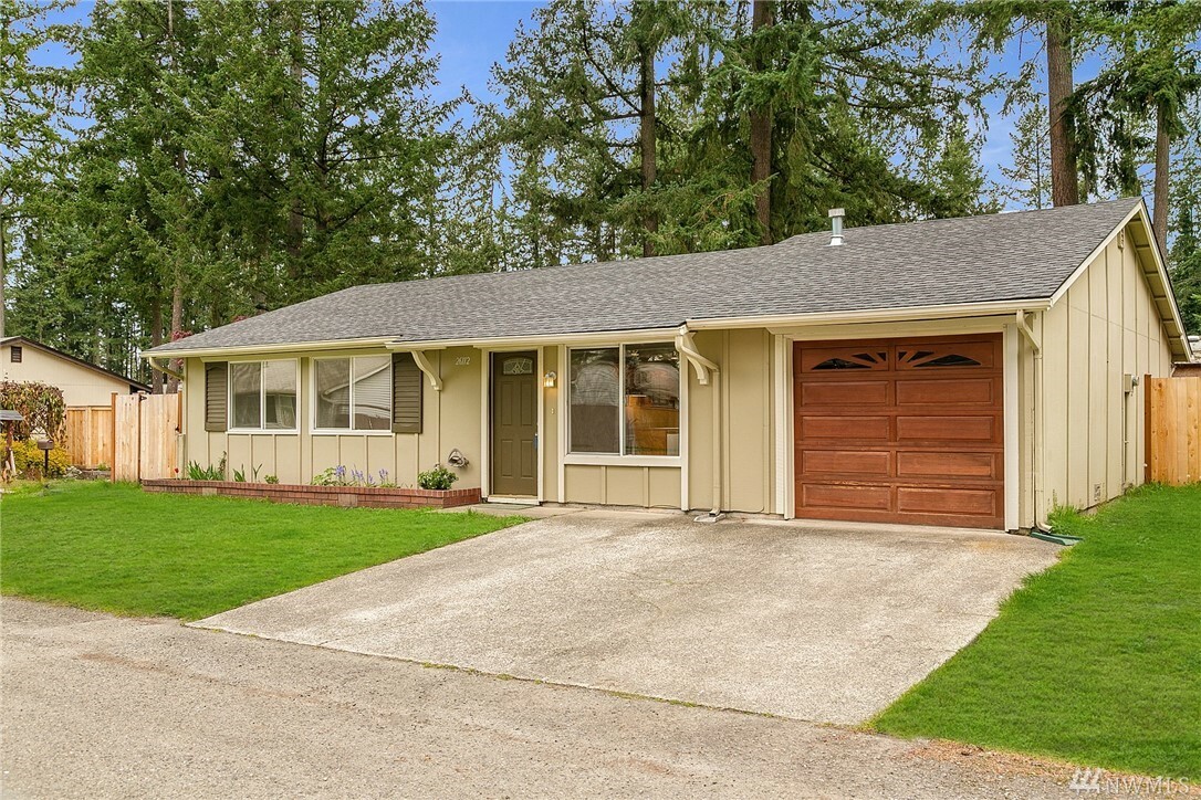 Property Photo:  26112 195th Place SE  WA 98042 