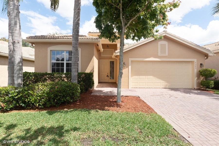 Property Photo: 7365 Forest Park Way FL 33437