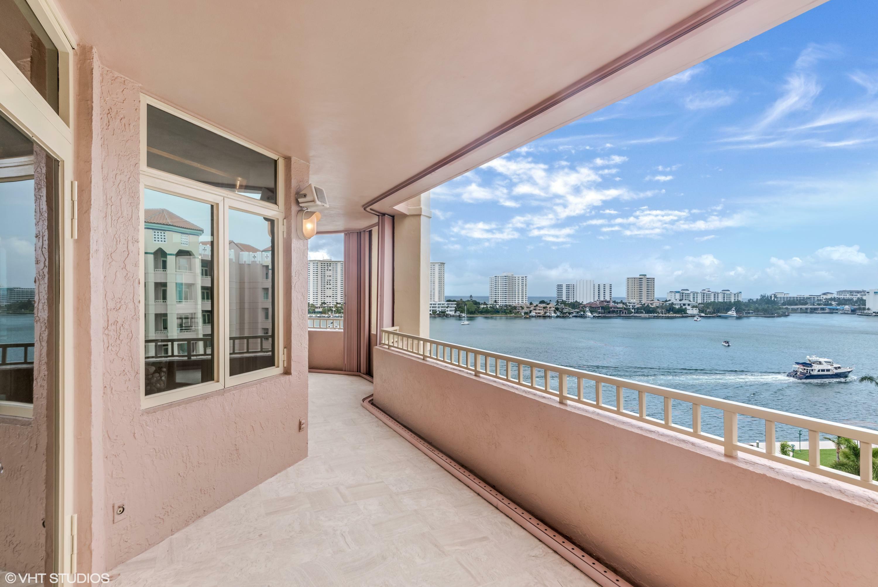 Property Photo:  300 SE 5th Avenue 7050  FL 33432 