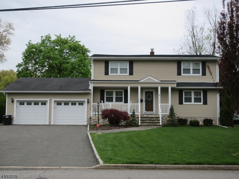 Property Photo:  9 Colfax Dr  NJ 07440 