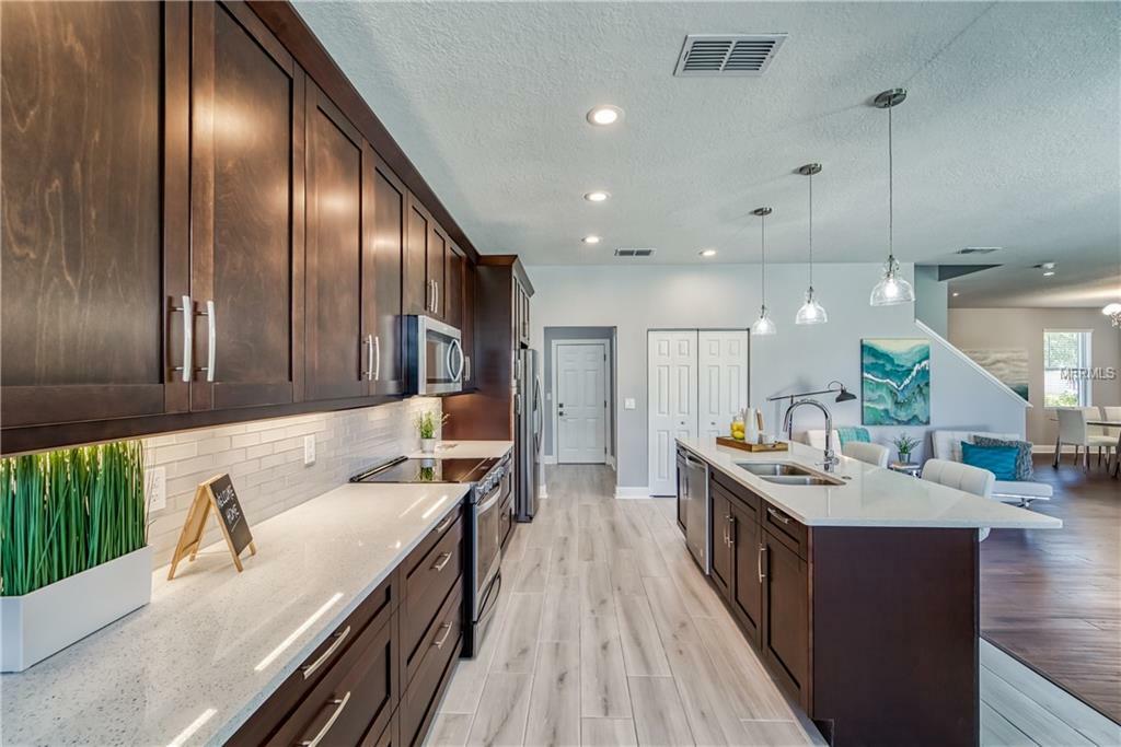 Property Photo:  112 Slipper Key Road  FL 33572 