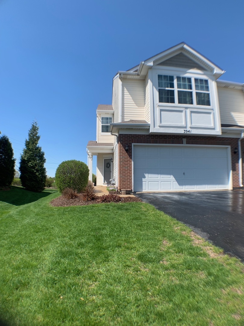 Property Photo: 3941 Havenhill Court IL 60560