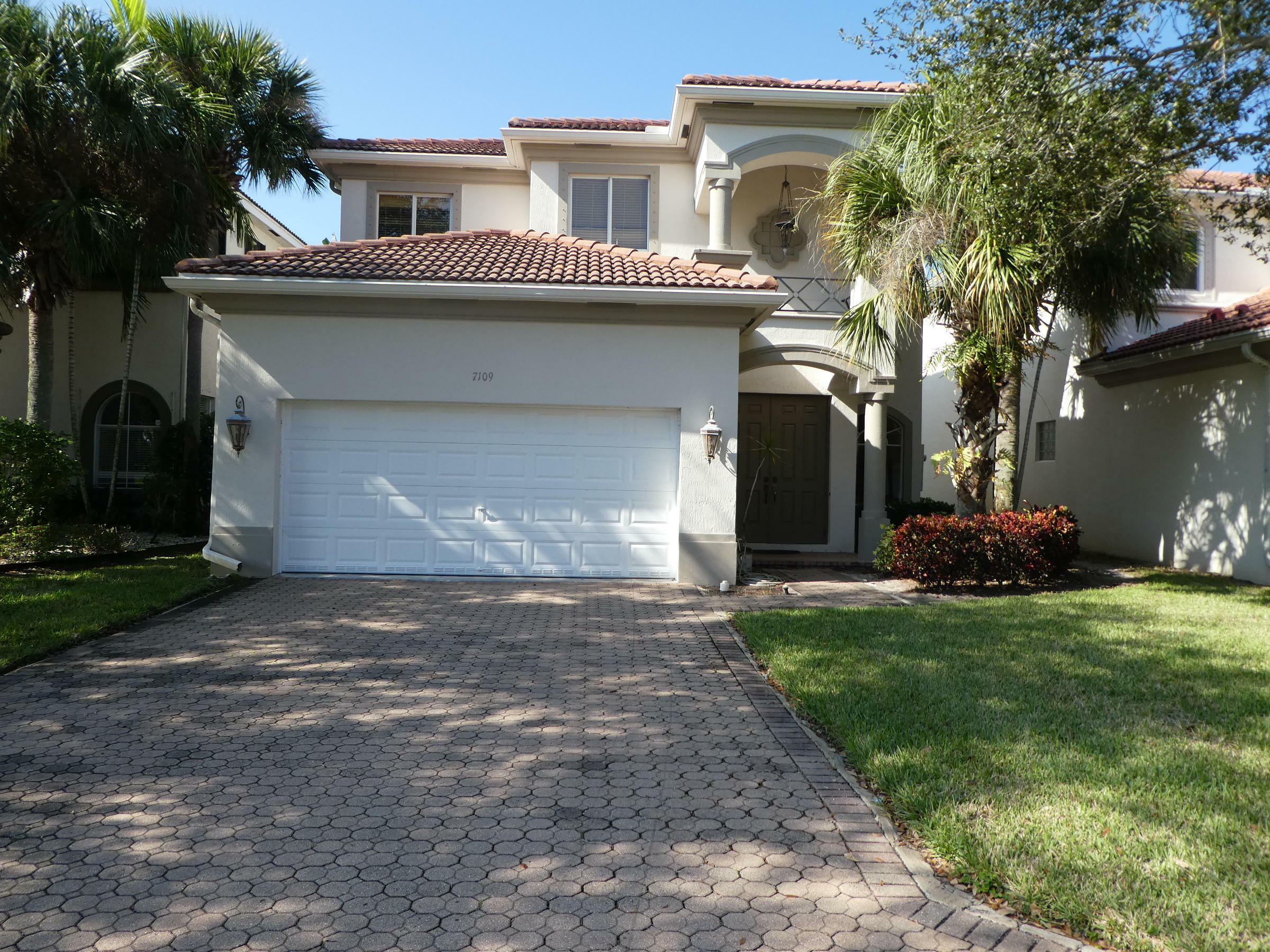 Property Photo: 7109 Old Orchard Way FL 33436