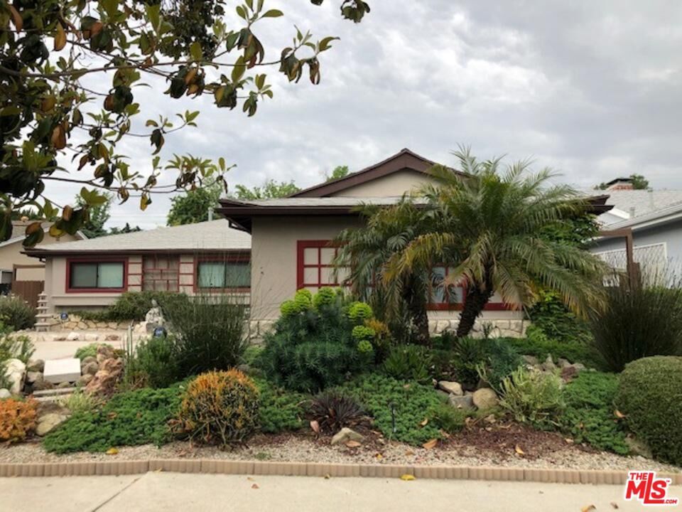 Property Photo:  6061 Mary Ellen Ave  CA 91401 