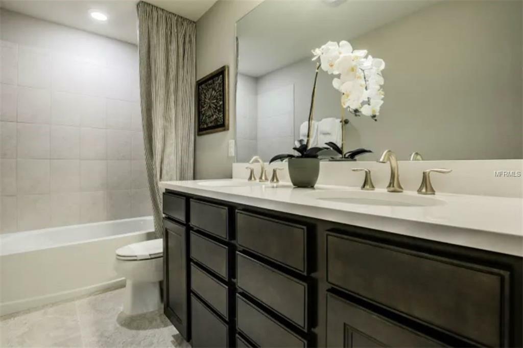 Property Photo: 6431 Kenava Loop FL 34221