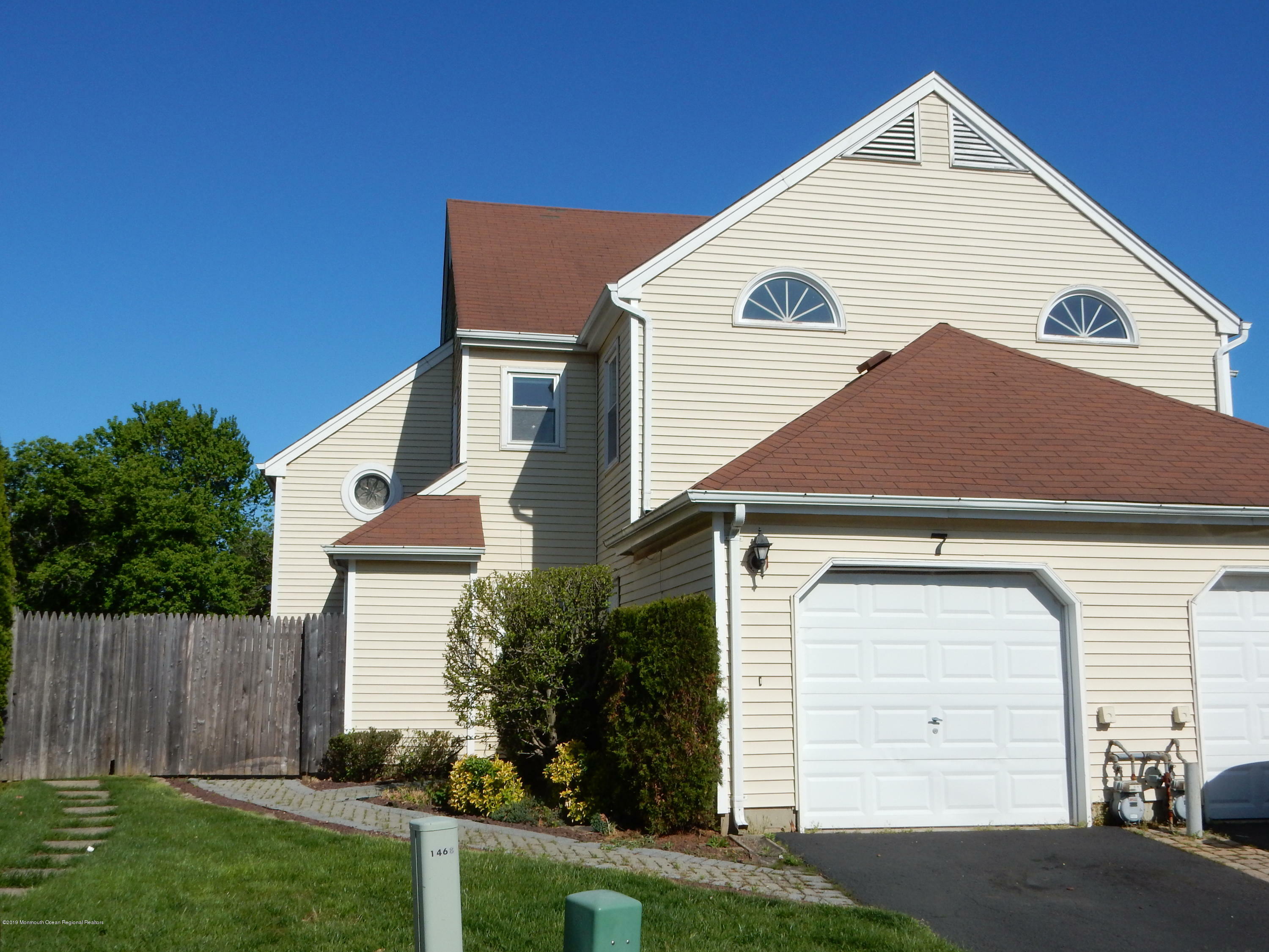 Property Photo:  7 Hawthorne Court  NJ 07728 