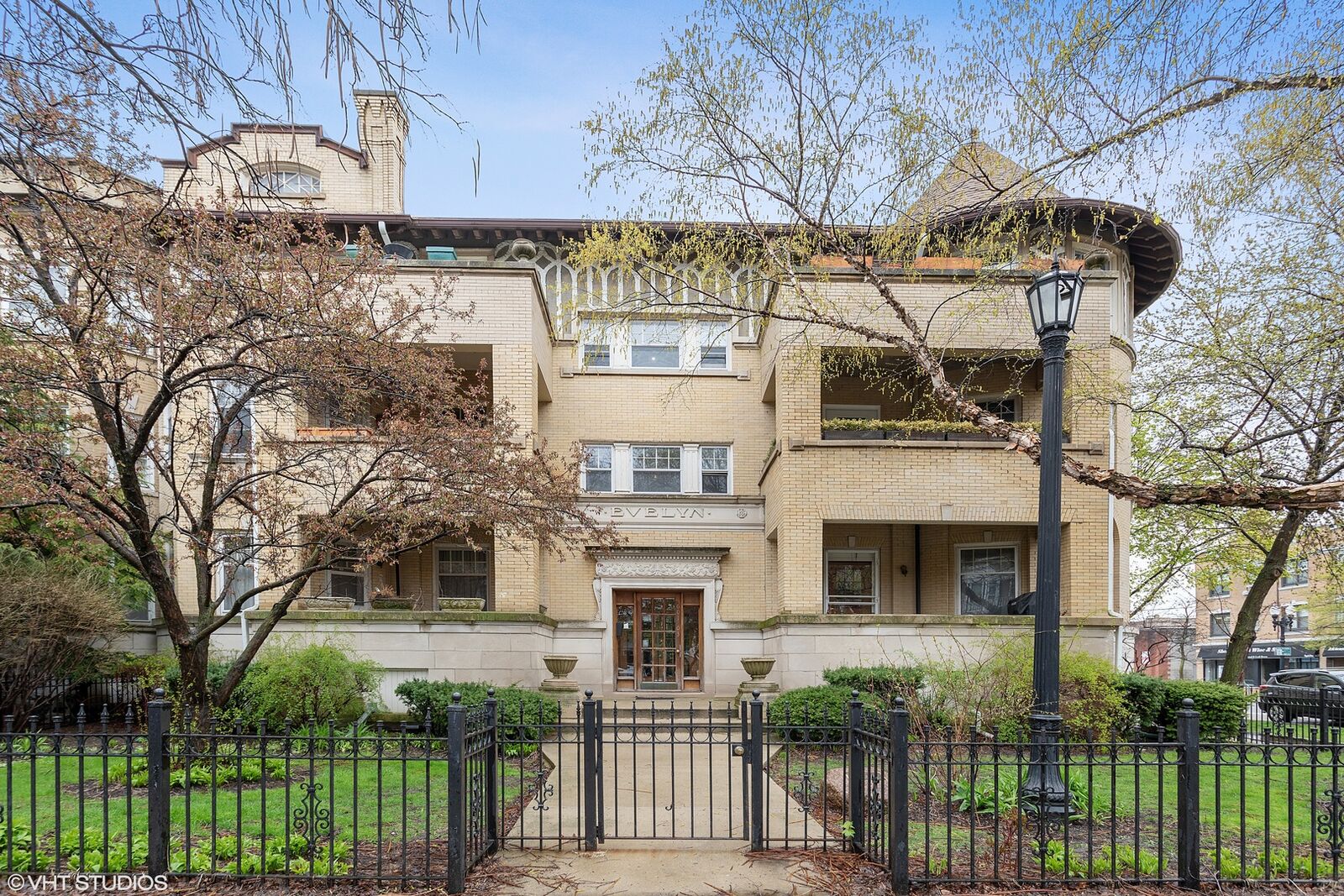 Property Photo:  4603 N Malden Street 2  IL 60640 