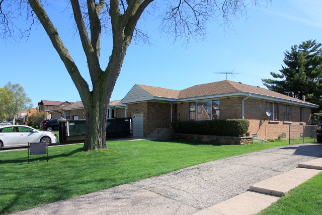 Property Photo: 5049 North Oketo Avenue IL 60706