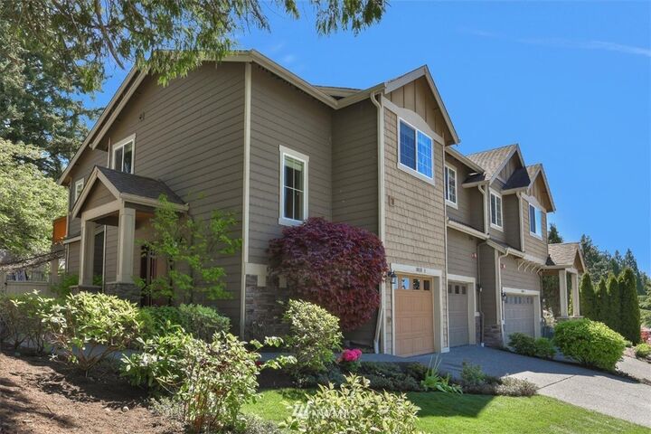 Property Photo: 10118 162nd Avenue NE A WA 98052