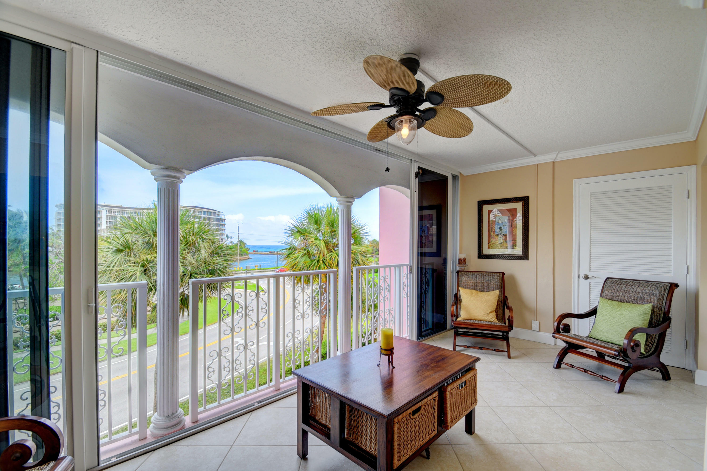 Property Photo: 1001 E Camino Real 307 FL 33432