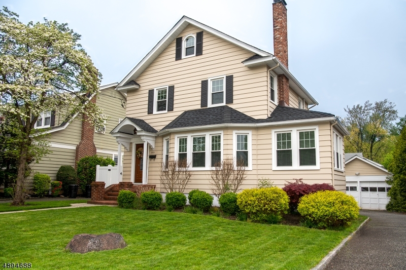 Property Photo: 1029 Grandview Ave NJ 07090