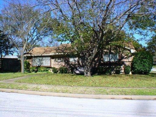 Property Photo:  313 Merribrook Trail  TX 75116 