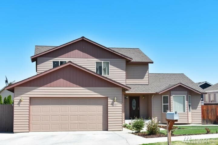 Property Photo: 1507 Trisha Wy WA 98801
