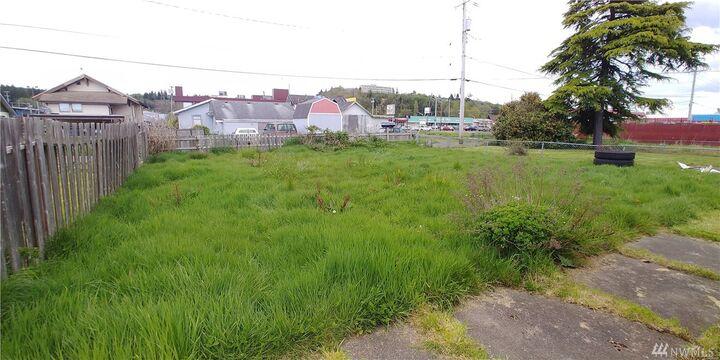 Property Photo: 2712 Aberdeen Ave WA 98520