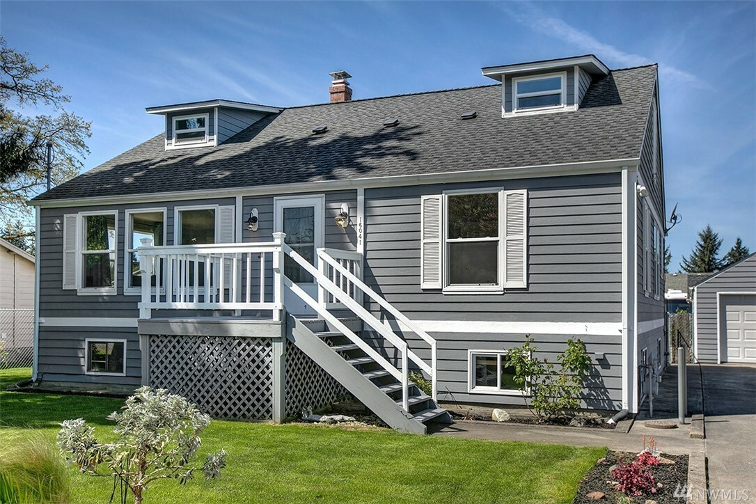 Property Photo:  16041 11th Ave SW  WA 98166 