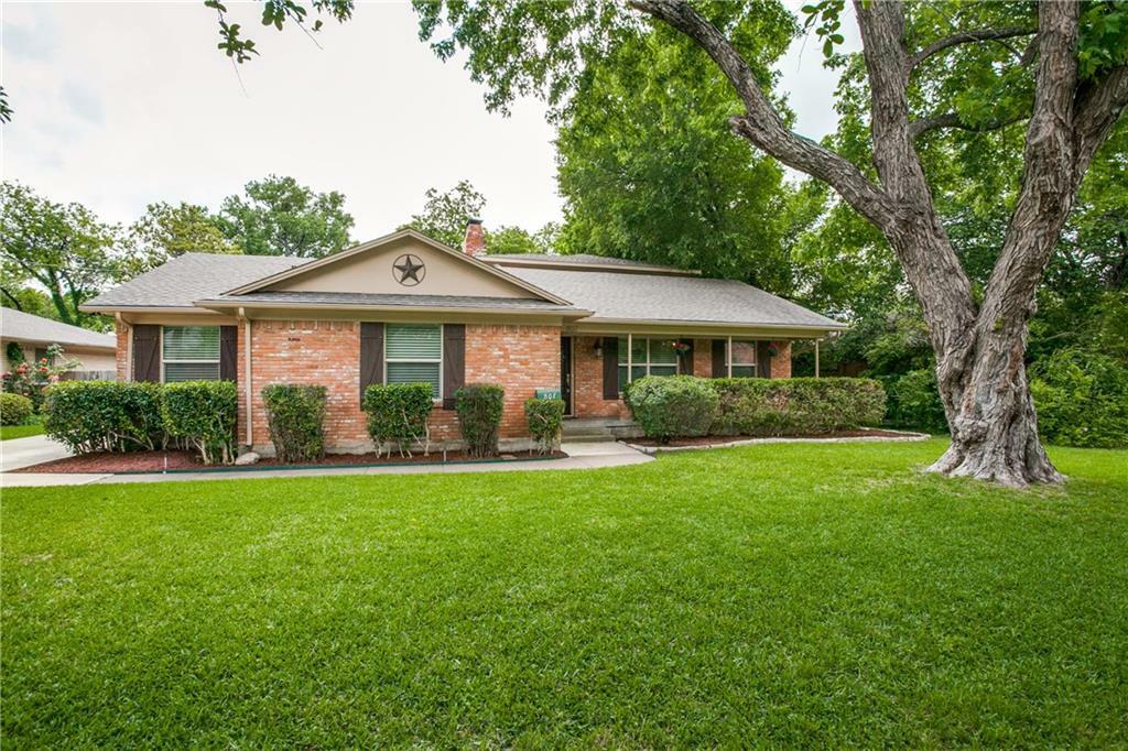 Property Photo:  807 Blue Lake Circle  TX 75080 