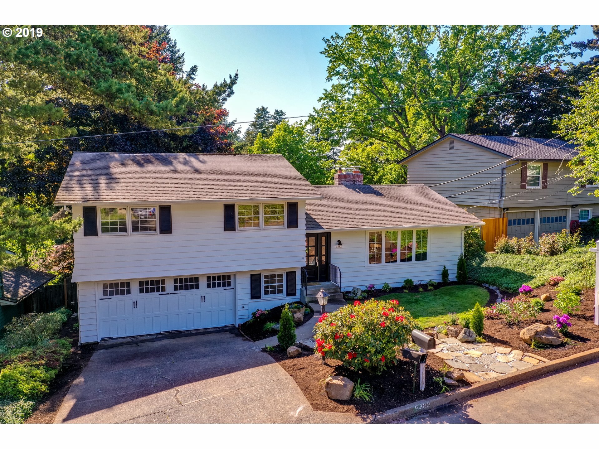 Property Photo: 5463 SW 34th Pl OR 97239