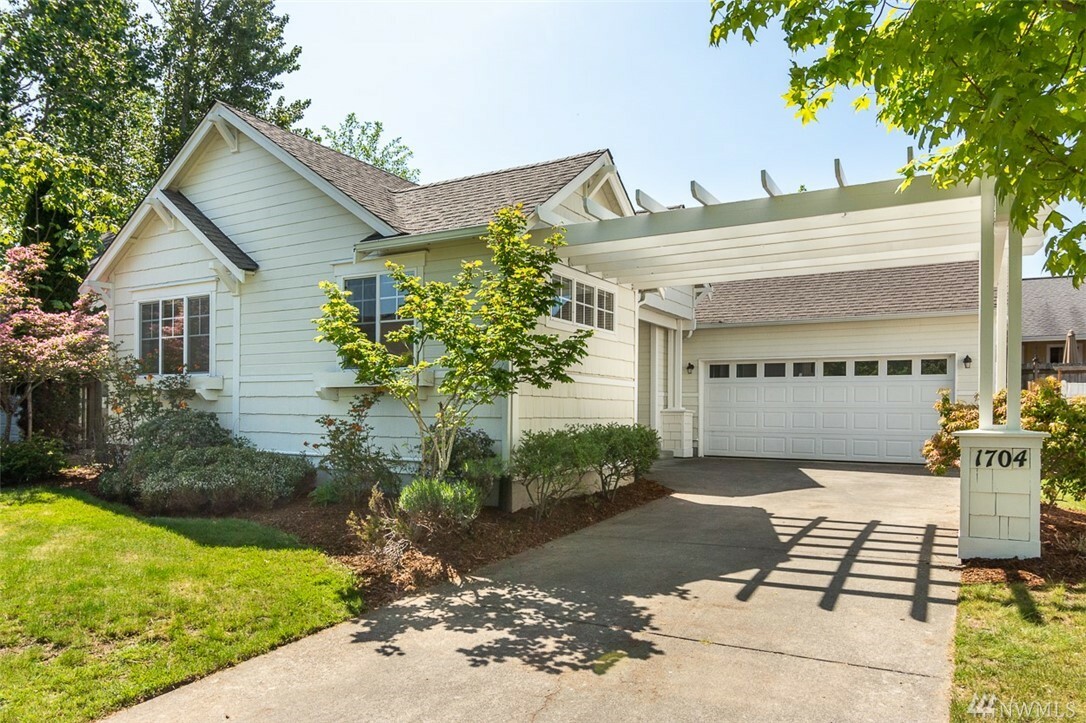 Property Photo:  1704 Concord Ct  WA 98226 