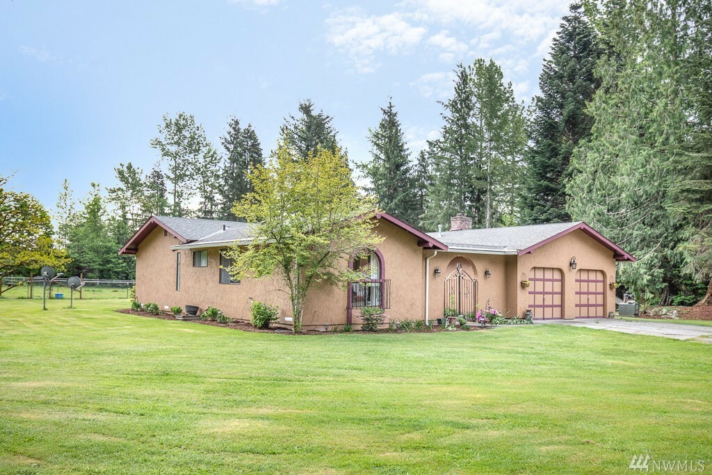 Property Photo:  12421 Woods Lake Rd  WA 98272 