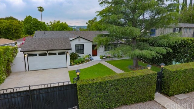 Property Photo:  13854 Valleyheart Drive  CA 91423 