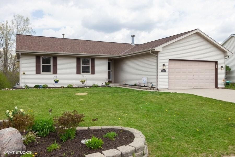 Property Photo:  2010 Cardinal Dr  WI 53090 