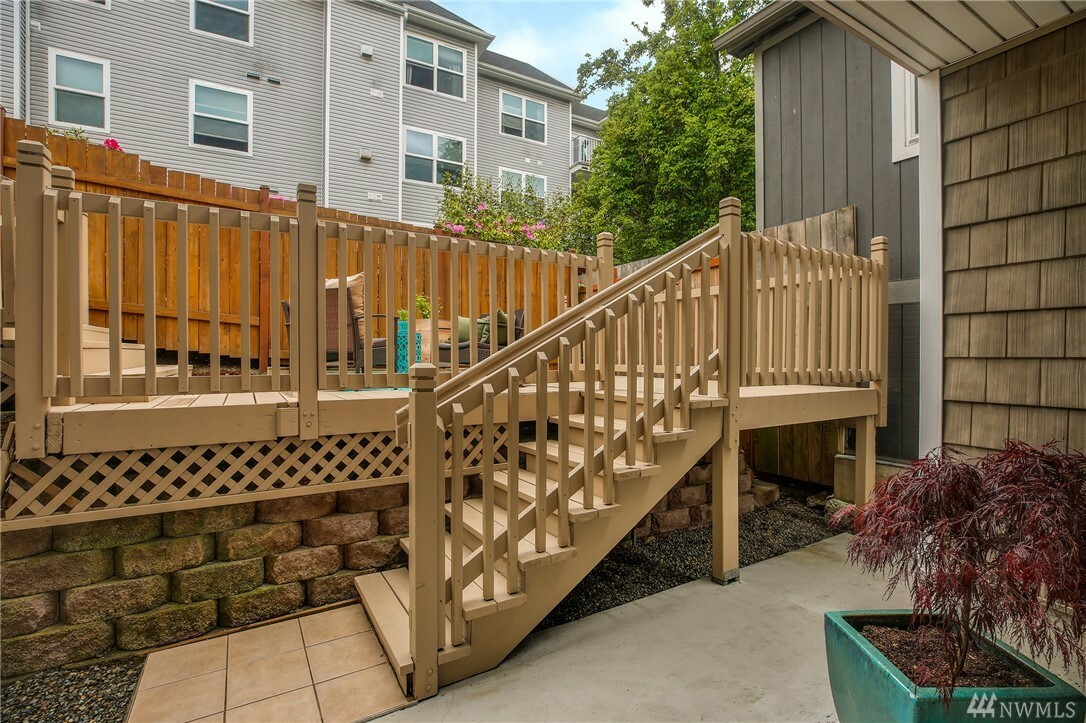 Property Photo:  3613 Gilman Ave W  WA 98199 