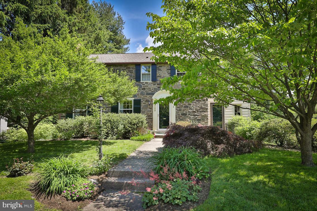 Property Photo:  902 Longfield Road  PA 19038 