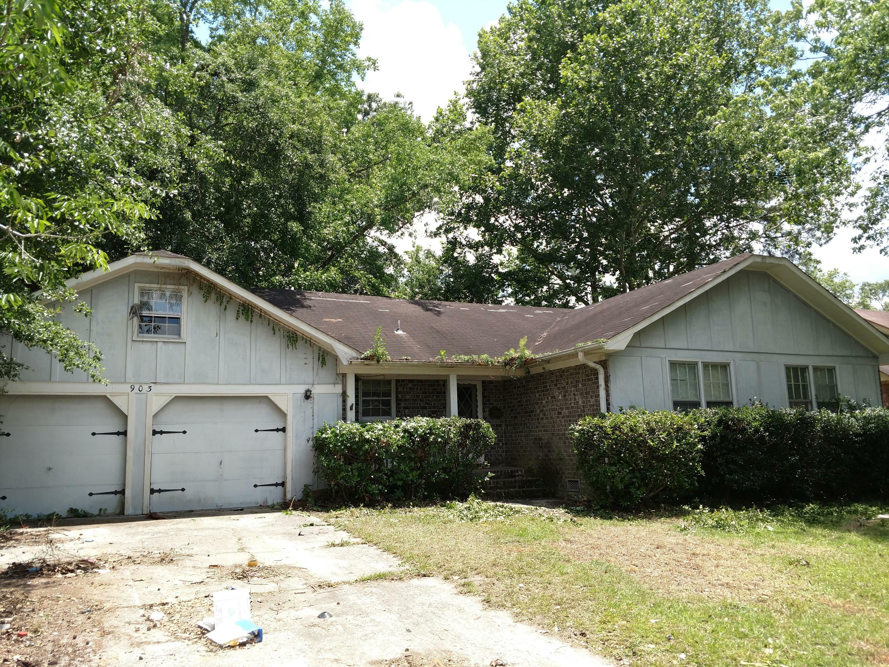 Property Photo: 903 Larch Pines Court SC 29456