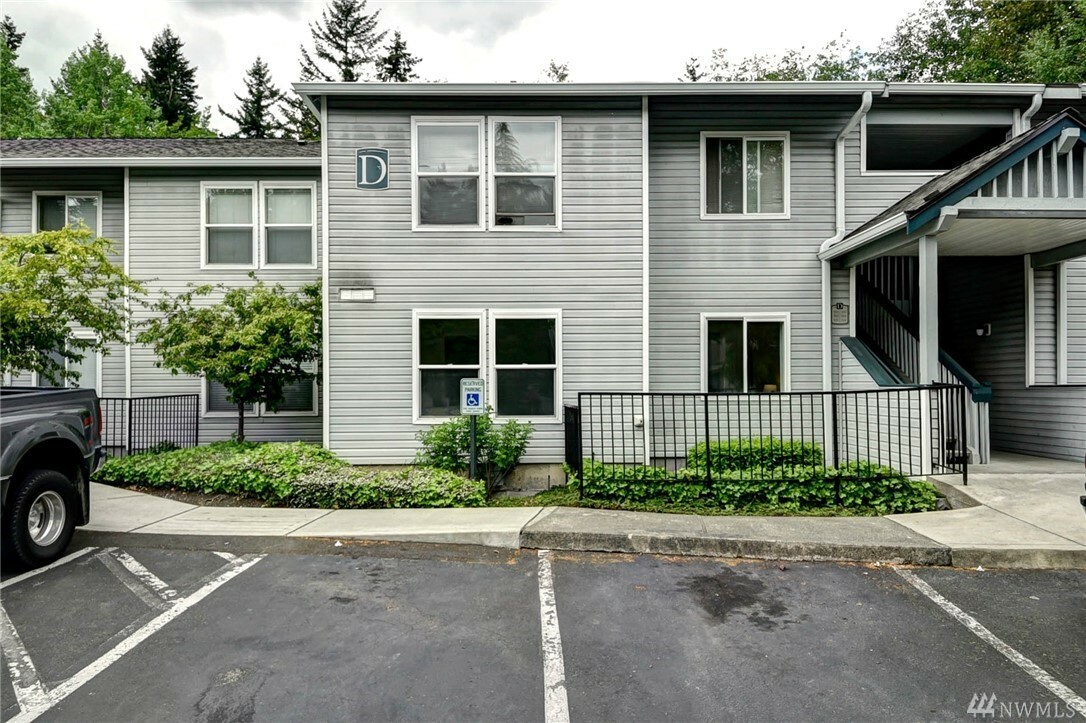 Property Photo:  33020 10th Ave SW D203  WA 98023 