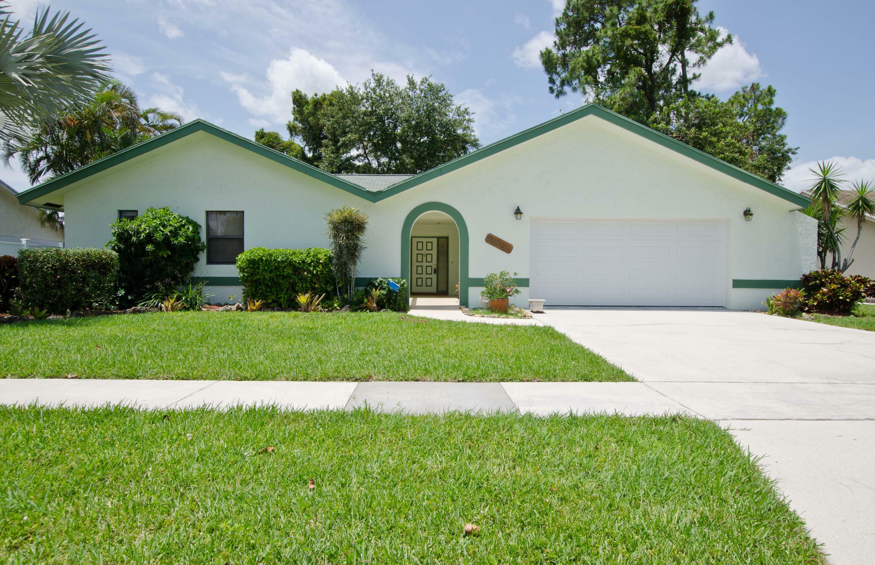 Property Photo:  215 Parkwood Drive  FL 33411 