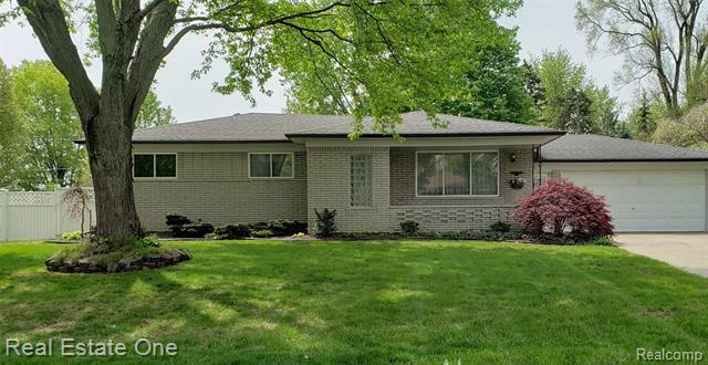 Property Photo:  5150 Estella Lane  MI 48316 