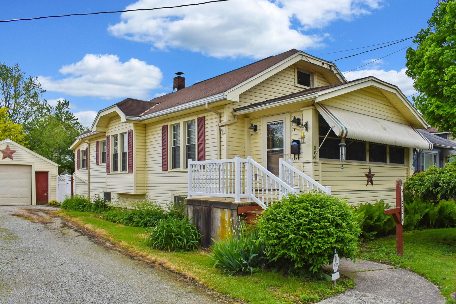 Property Photo:  1009 Congress Street  OH 43302 