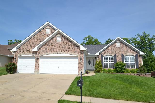 Property Photo: 921 Morgan Ridge 63049