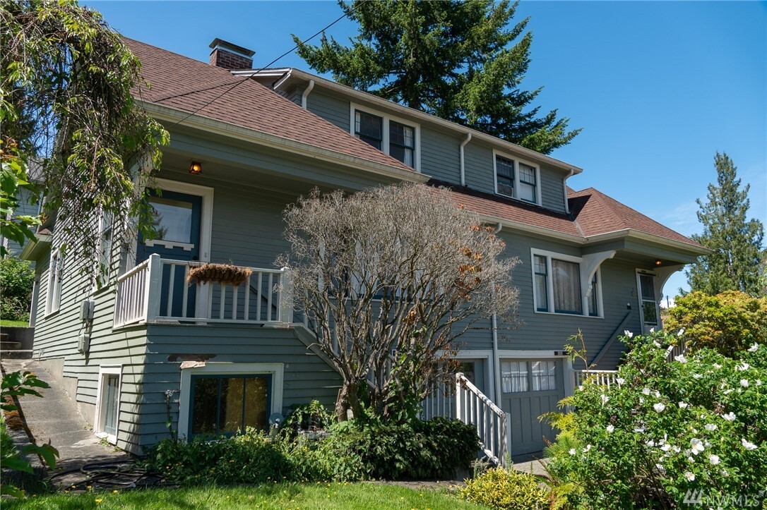 Property Photo: 3608 Friday Ave WA 98201
