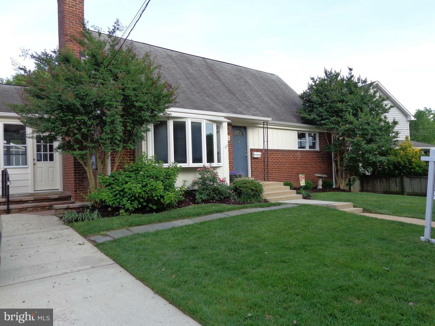 Property Photo:  805 N Pryor Street  VA 22304 