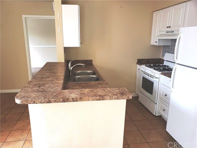 Property Photo:  24469 Valle Del Oro 204  CA 91321 