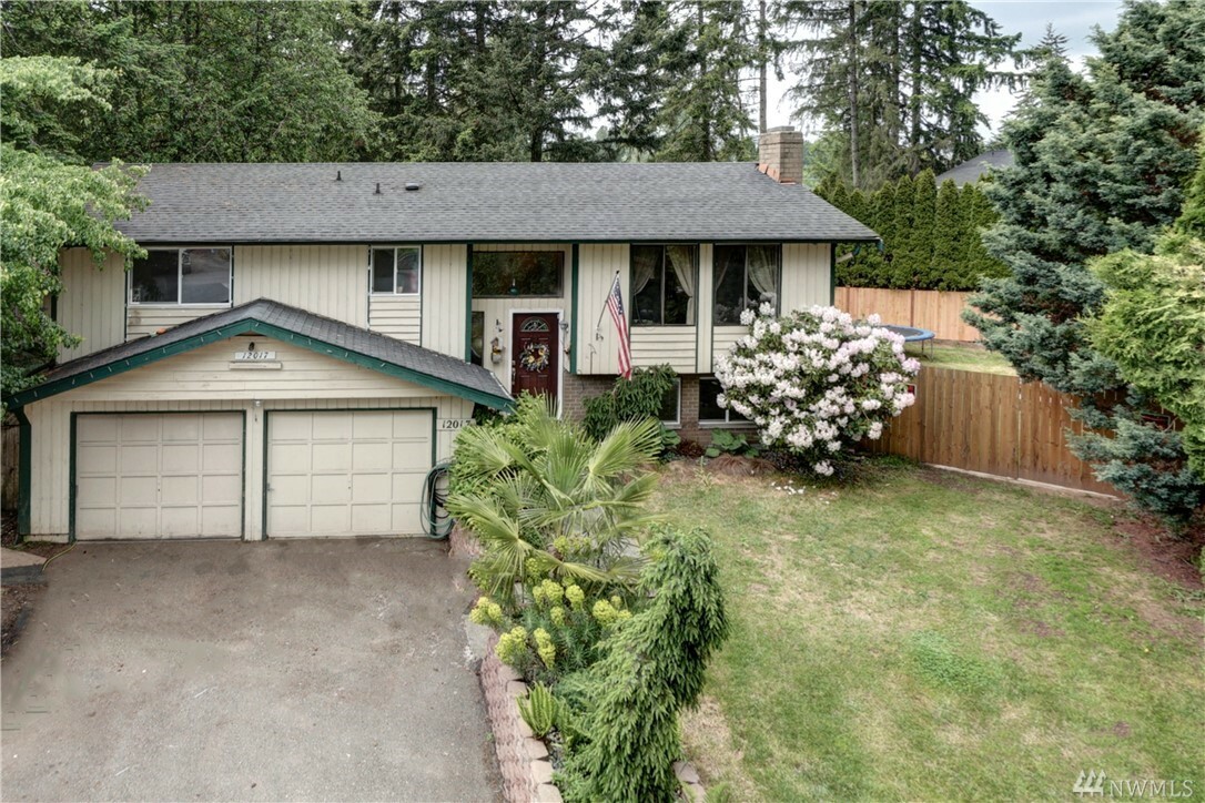 Property Photo:  12017 146 St Ct E  WA 98374 