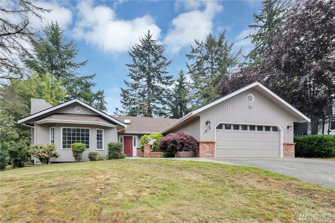 Property Photo:  1819 181st Place SW  WA 98037 