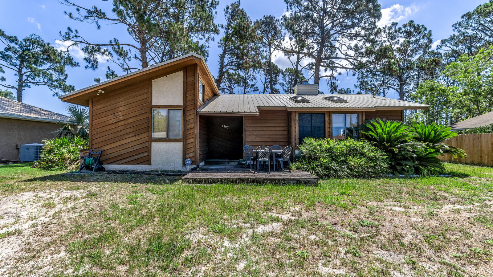 Property Photo:  2327 Oakwood Street  FL 32408 