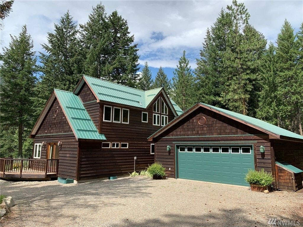 Property Photo:  6 Lupine Rd  WA 98862 